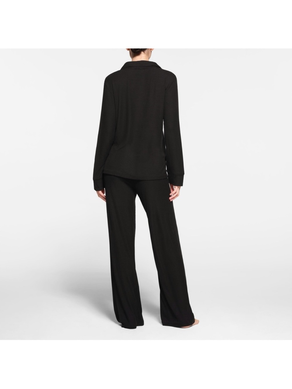 SKIMS SOFT LOUNGE RIBBED SLEEP SHIRT IN ONYX